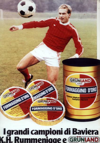 A soli 19 anni, nel 1974, Rummenigge esordisce nel Bayern Monaco. Utilizzato all&#39;inizio come trequartista, poi il tecnico Pal Csernai, lo avanza fino al ruolo di centravanti. Nella stagione 1979-1980 vince la classifica marcatori della Bundesliga con 26 gol, La notoriet gli vale i primi contratti pubblicitari. 